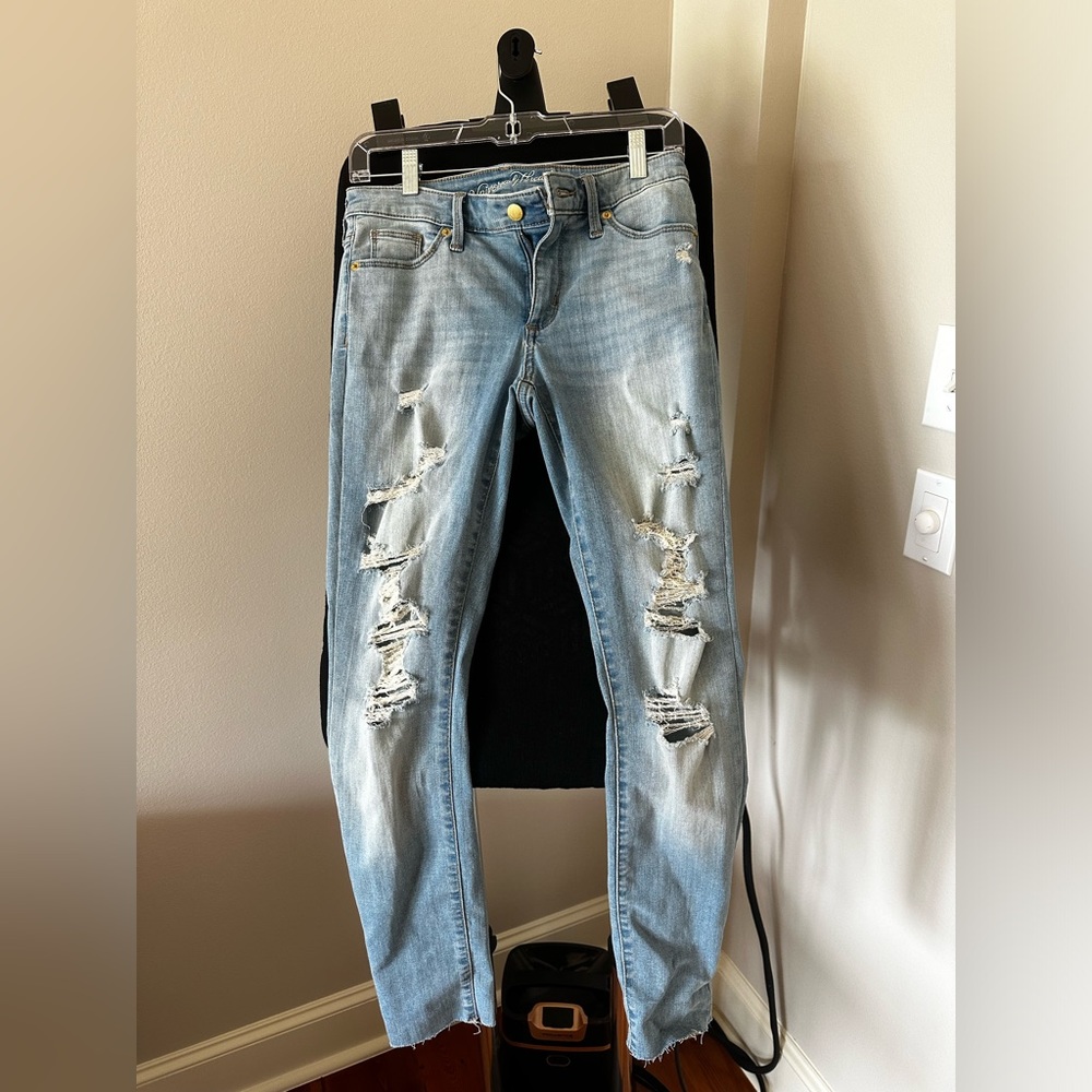 Universal Thread Distressed Ripped Light Wash Jean